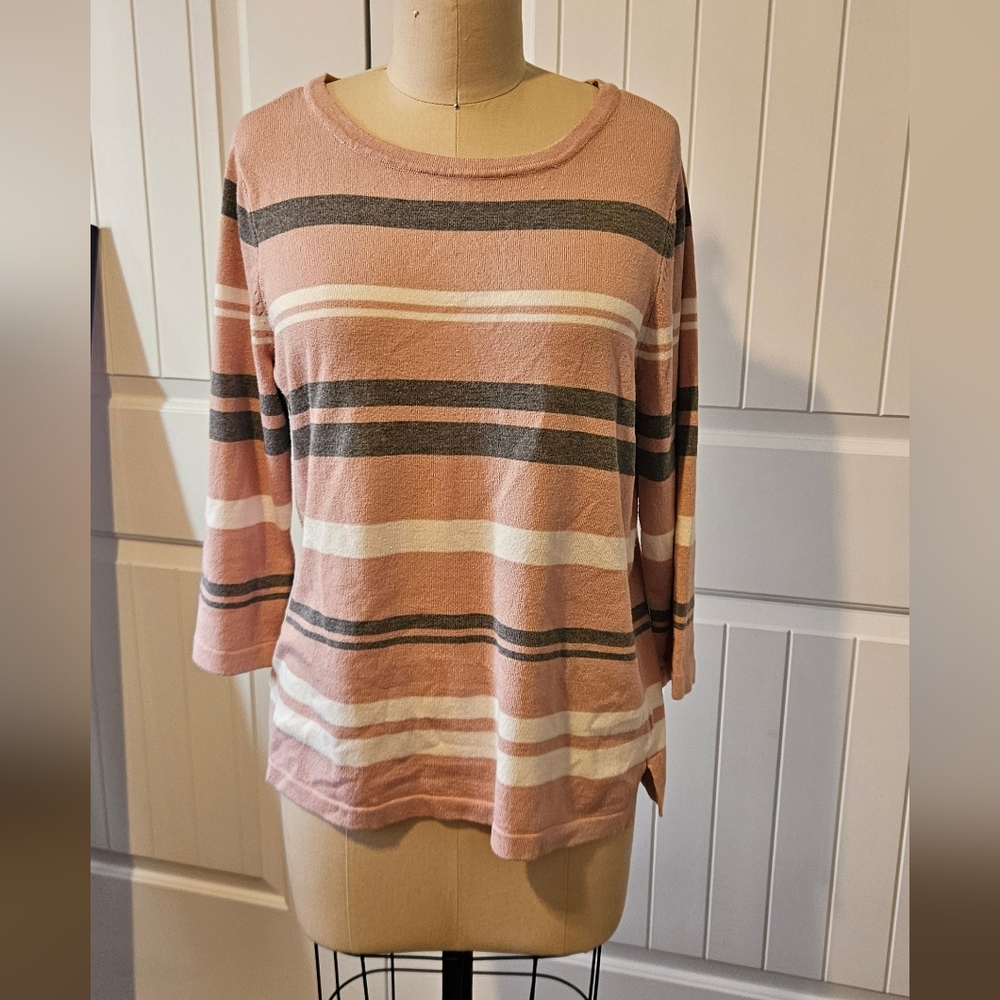 Pink and gray sweater/jumper